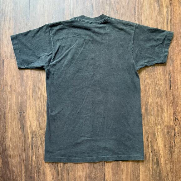 Vintage 1990 Graphic T-Shirt – Fruit of the Loom Made in USA Single Stitch - Picture 6 of 6